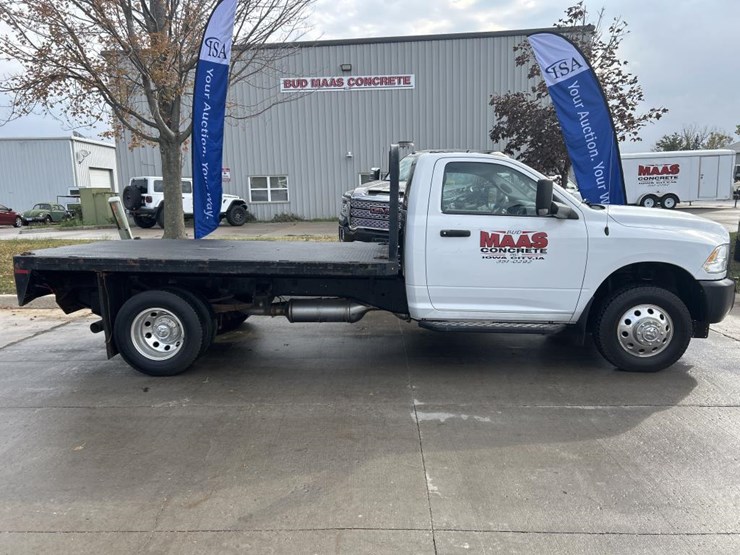 2015-dodge-ram-3500-image-6