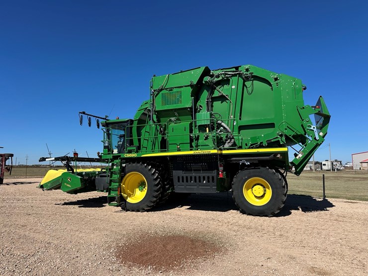 2017-john-deere-cs690-image-3