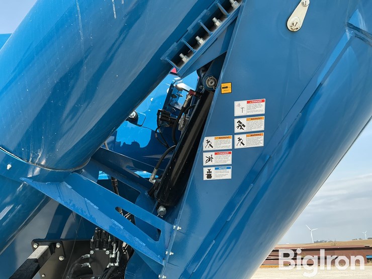 2022-kinze-1321-grain-cart-image-14