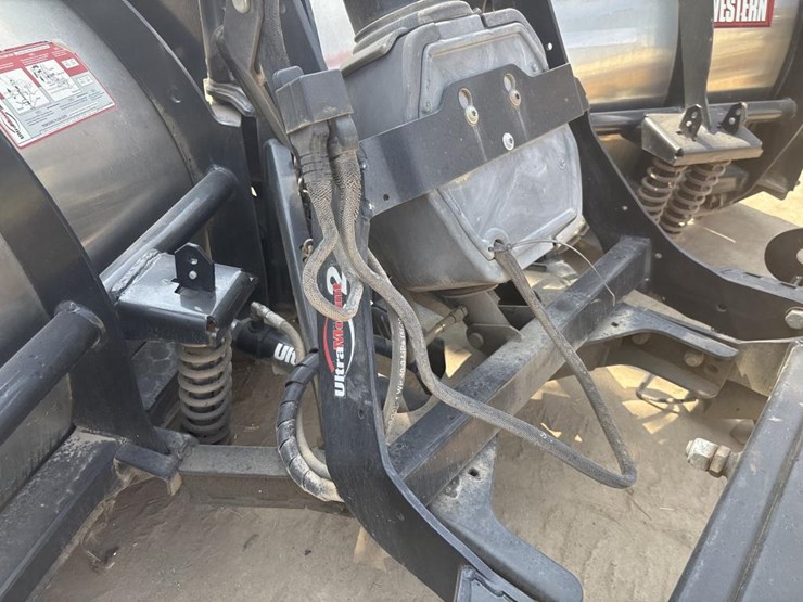 #5039-•-western-mvp3-truck-v-plow-image-8