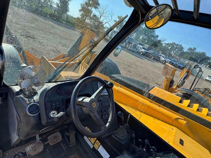 2014-jcb-telehandler-image-3