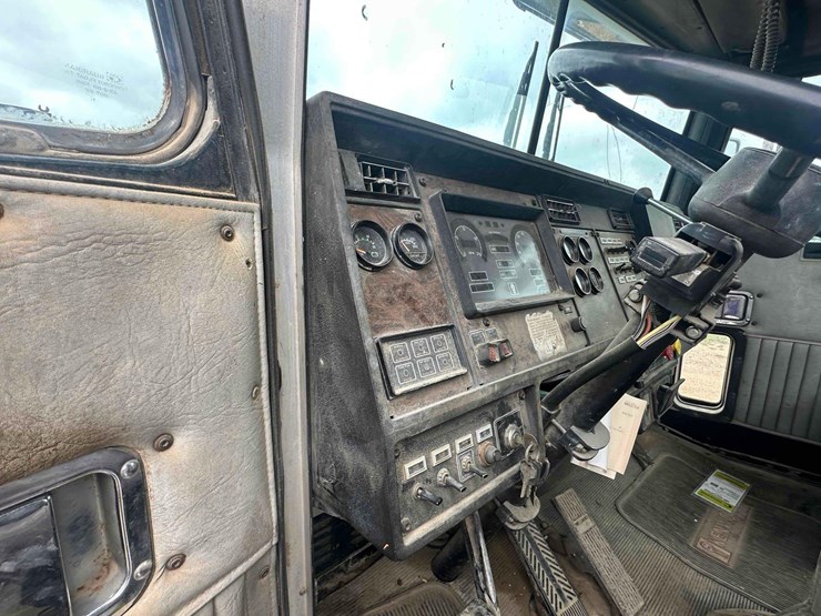 1989-kenworth-t60-image-11