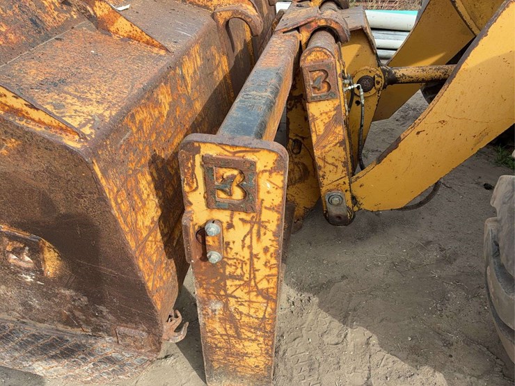 caterpillar-938f-image-3