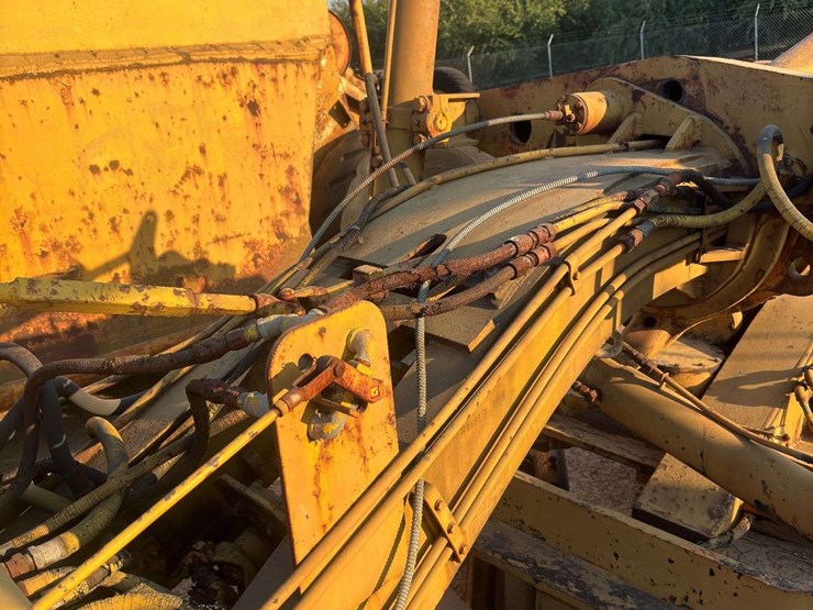 pmco-speedmatic-pm412-road-grader-image-46