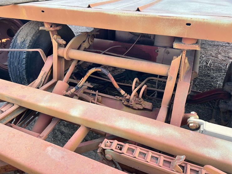 self-propelled-bale-accumulator-image-9