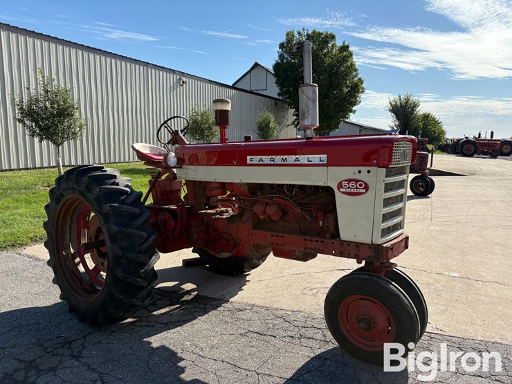 1962-case-ih-560-image-3