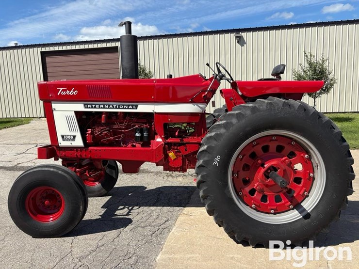 1972-international-1066-image-8