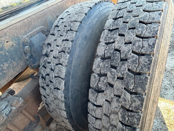 1987-ford-l8000-image-8