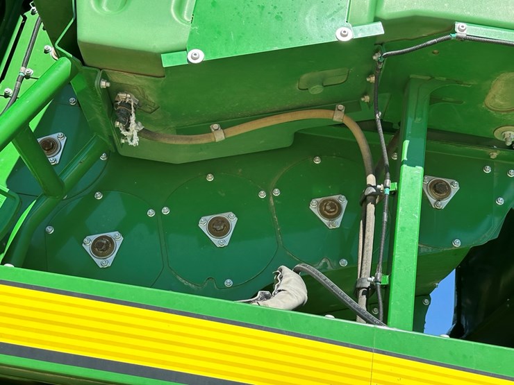 2017-john-deere-cs690-image-22
