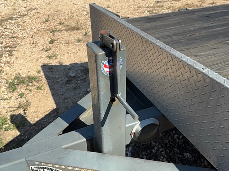 18-foot-heavy-duty-trailer-image-6