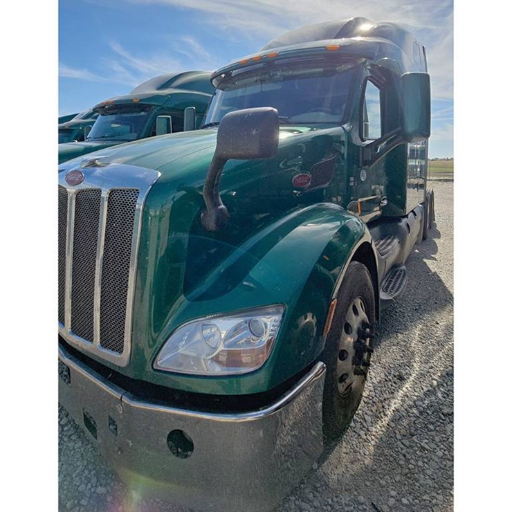 2022 PETERBILT 579