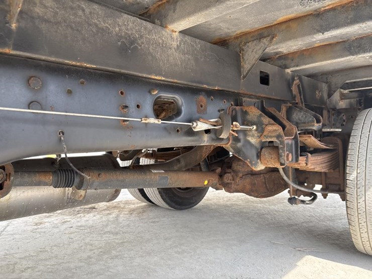 2015-dodge-ram-3500-image-35