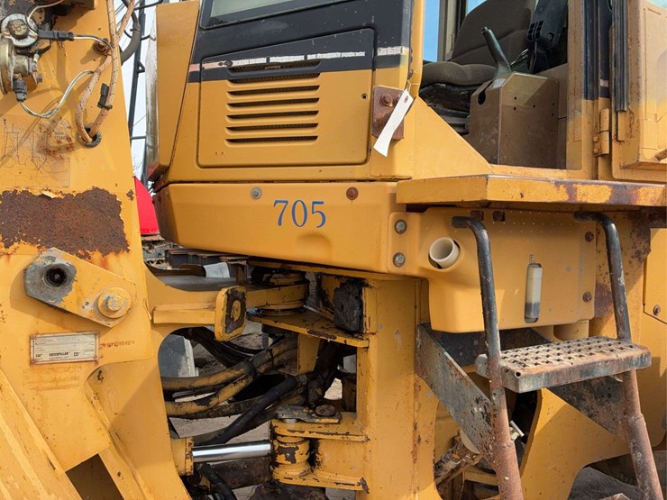 caterpillar-938f-image-10