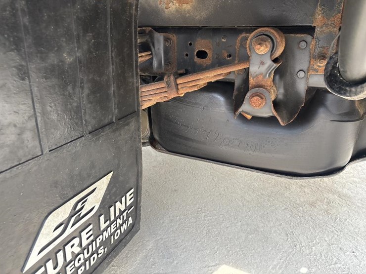 2015-dodge-ram-3500-image-33