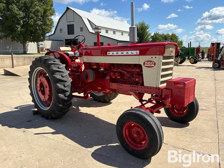 1961-case-ih-560-image-3