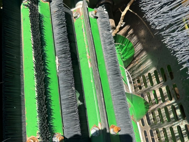 2017-john-deere-cs690-image-10