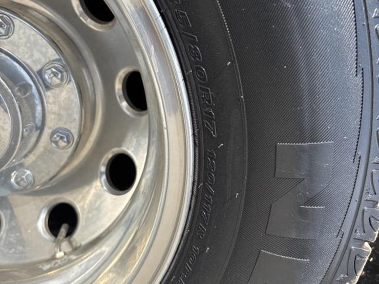 2015-dodge-ram-3500-image-27