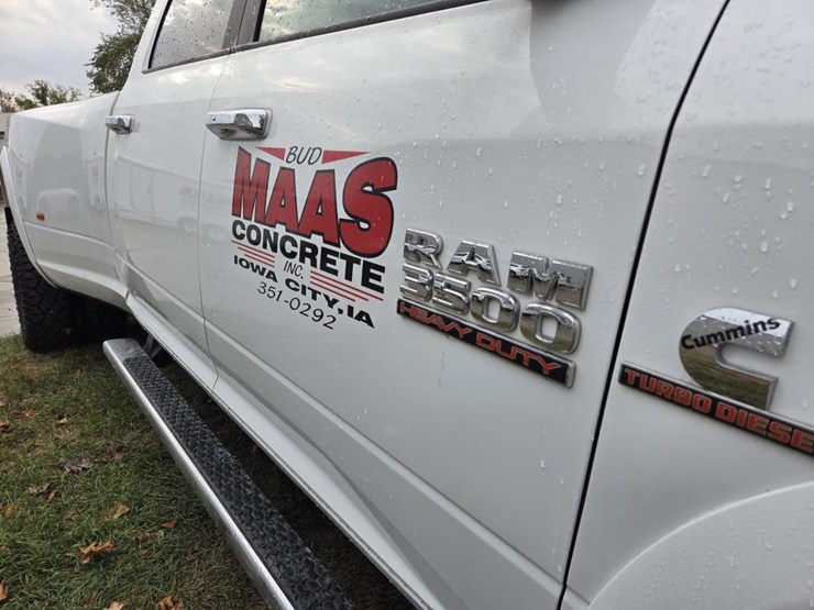 2017-dodge-ram-3500-image-18