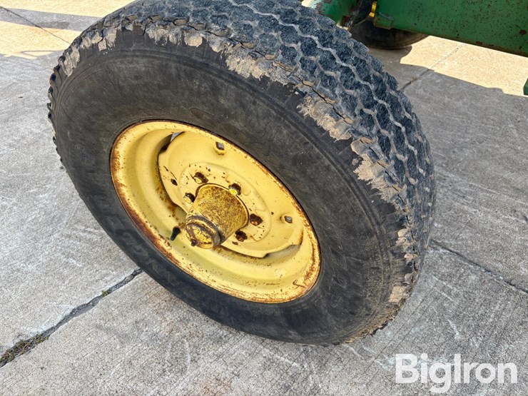 john-deere-3300-image-15