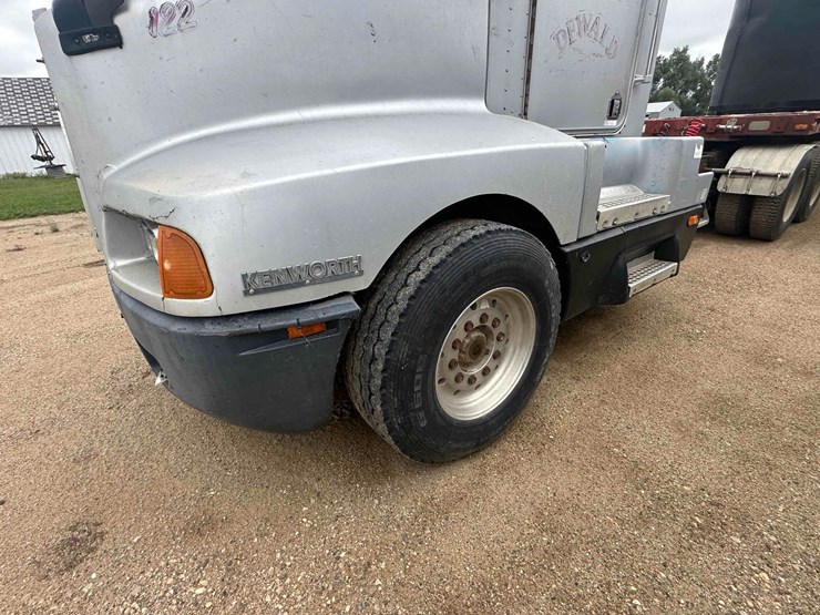 1989-kenworth-t60-image-4