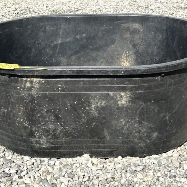 LARGE WATER TUB 1090