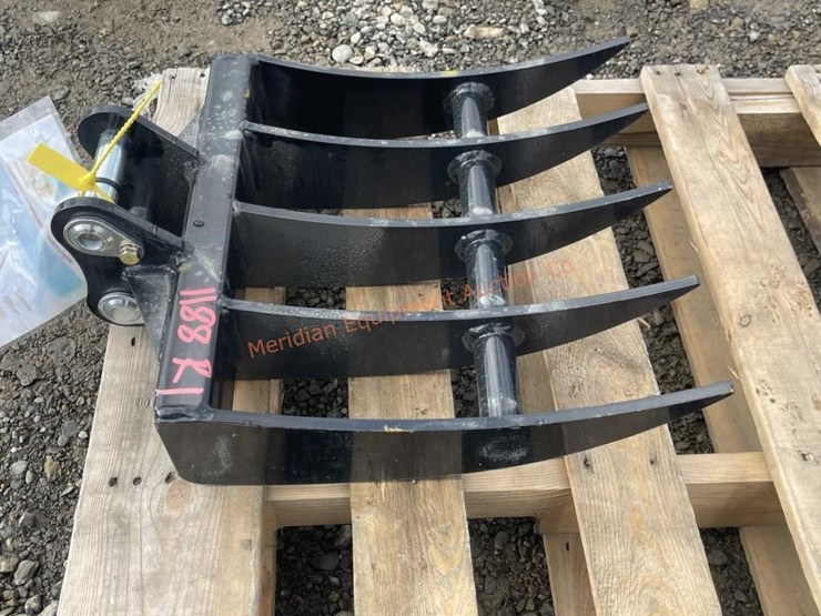 ir-mini-excavator-rake-image-4