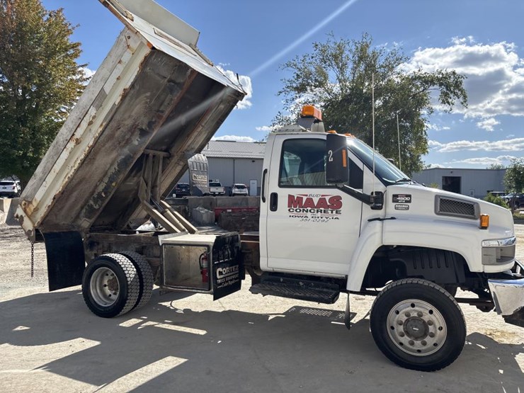 #5081-•-2005-gmc-c4500-4x4-single-axle-dump-truck-image-53