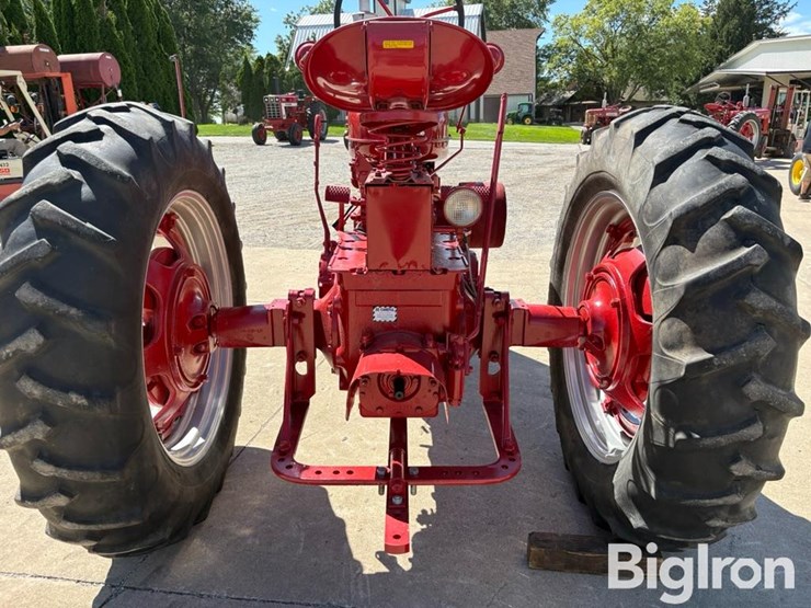 1954-ih-farmall-super-m-ta-2wd-tractor-image-9