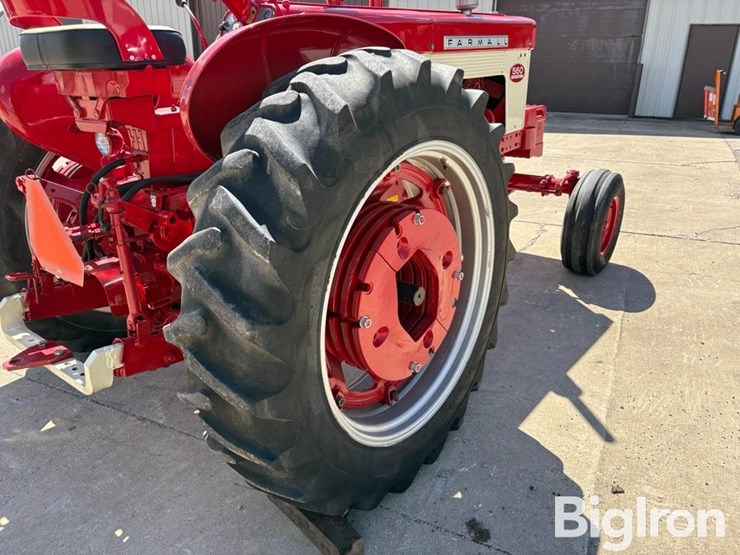 1961-case-ih-560-image-16