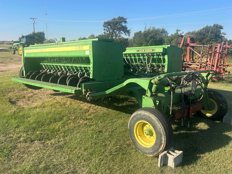 john-deere-450-image-11
