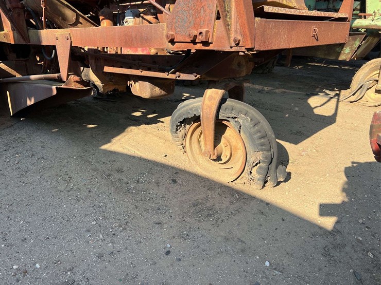 farmall-m-with-cotton-picker-image-8