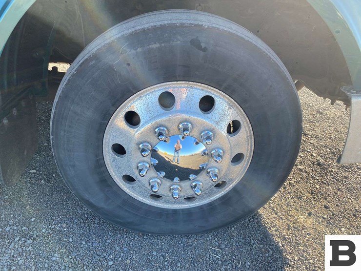 2013-peterbilt-367-image-38