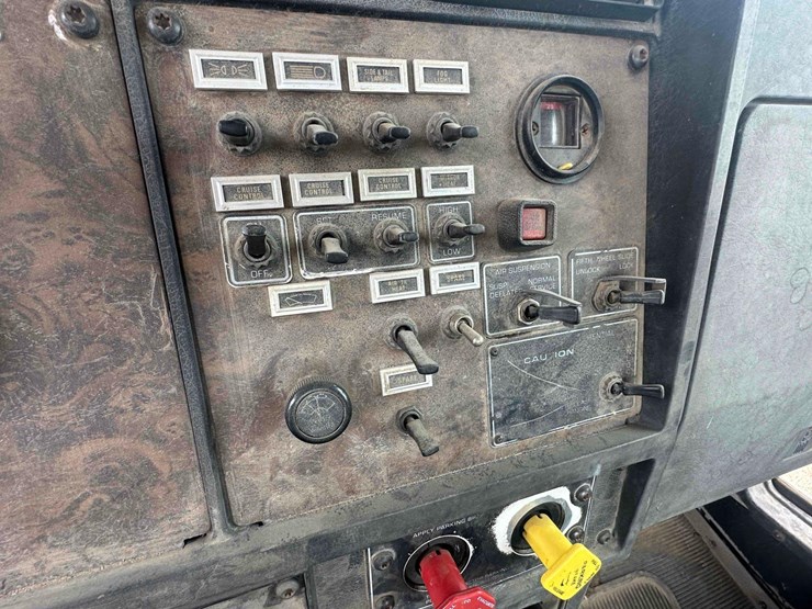 1989-kenworth-t60-image-13