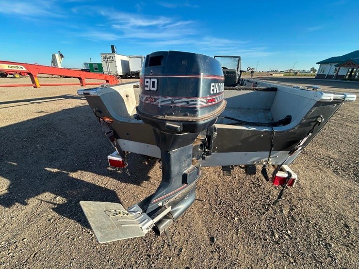 alumacraft-tropy-170-boat-image-17