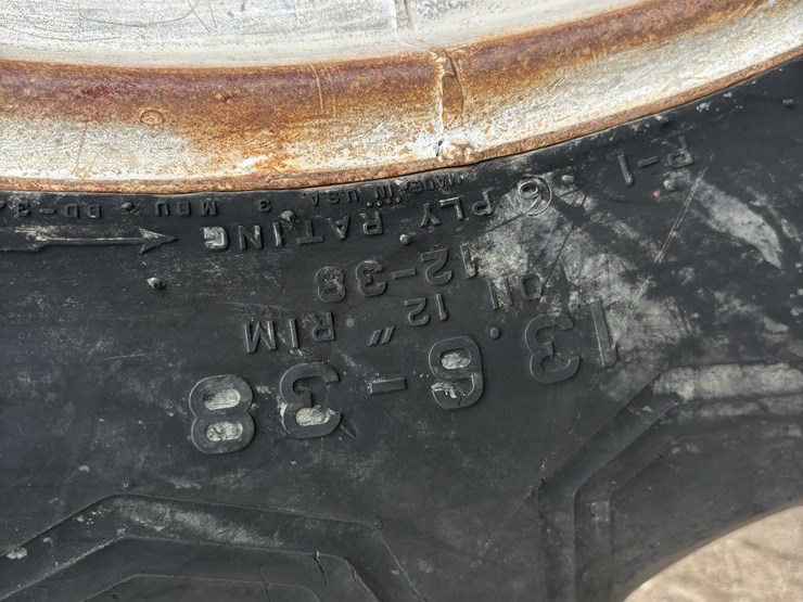 1953-ih-farmall-super-m-2wd-tractor-image-15