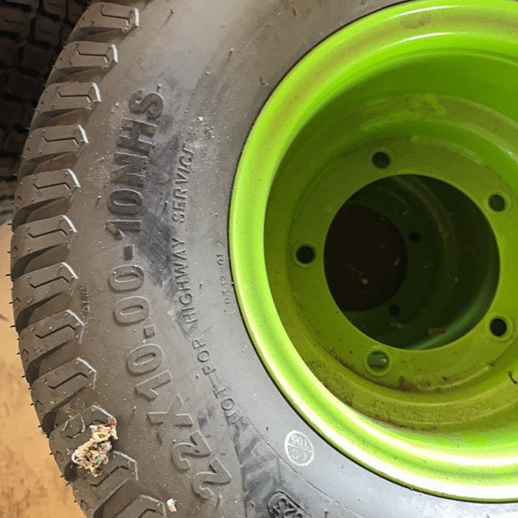 new Pair of 22x10-10 Tire With 5 Lug Wheel