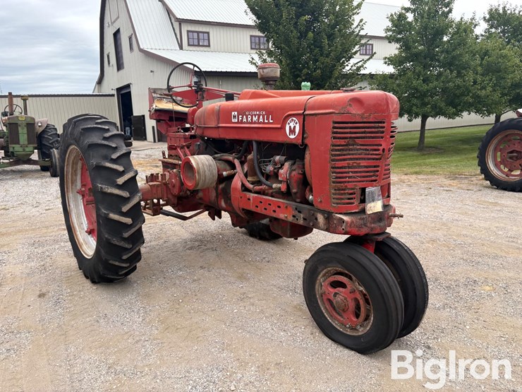 1953-ih-farmall-super-m-2wd-tractor-image-3