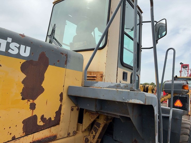 komatsu-wa320-image-25