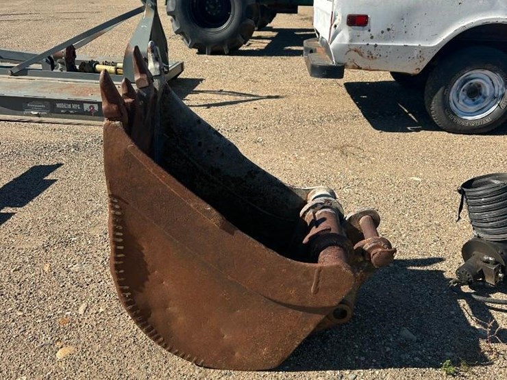 excavator-bucket-image-1