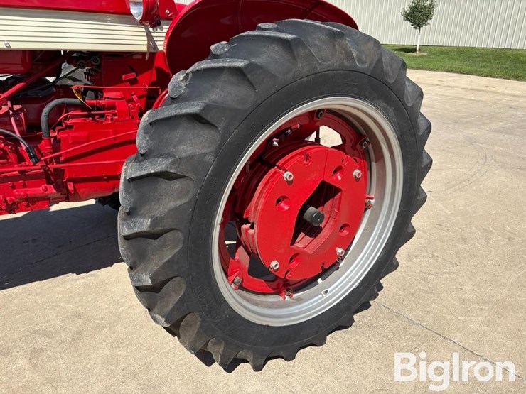 1961-case-ih-560-image-18