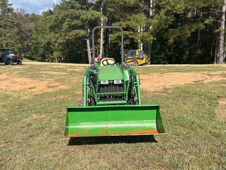 john-deere-3032e-image-8