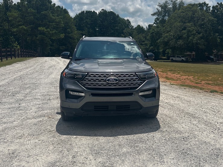 2021-ford-explorer-image-8