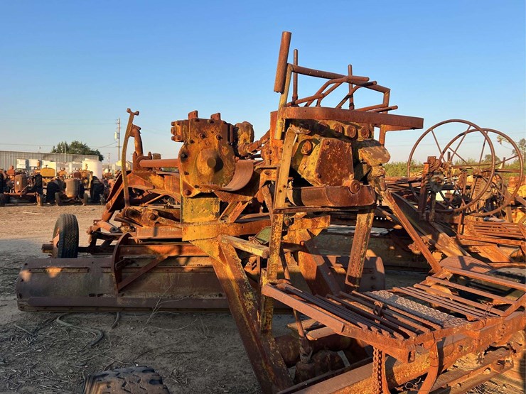 pull-type-road-grader-image-13