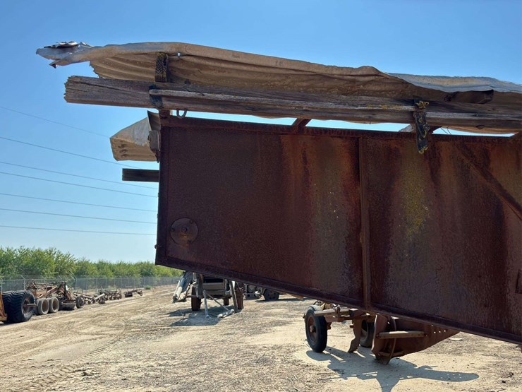 john-deere-pull-type-combine-image-33