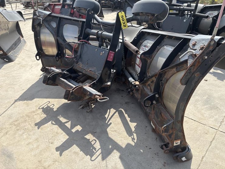 #5032-•-boss-power-v-dxt-smart-shield-truck-v-plow-image-2