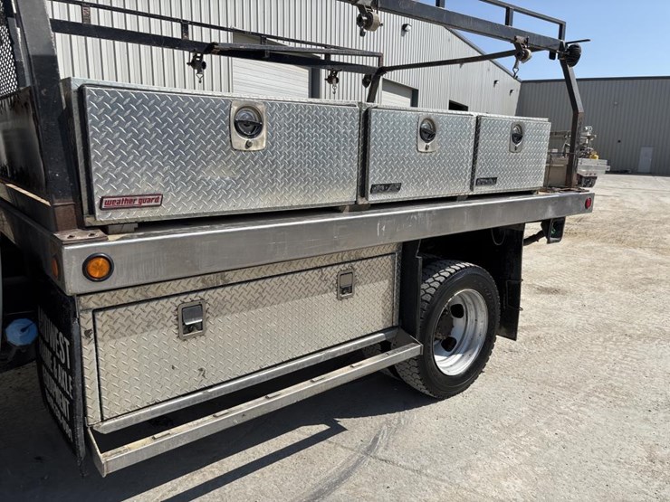 2016-dodge-ram-5500-image-12