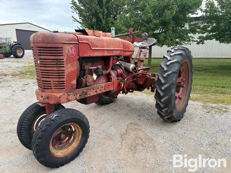 1945-ih-farmall-m-2wd-tractor-image-1