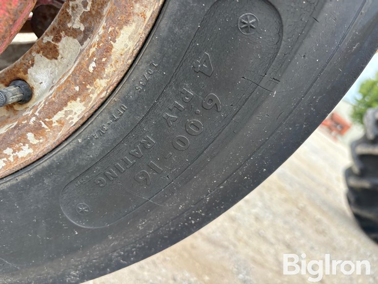 1953-ih-farmall-super-m-2wd-tractor-image-13