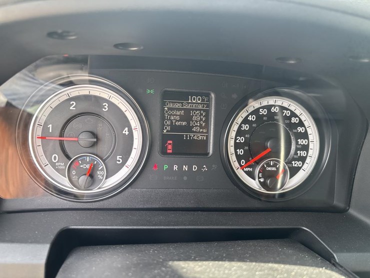 2015-dodge-ram-3500-image-45