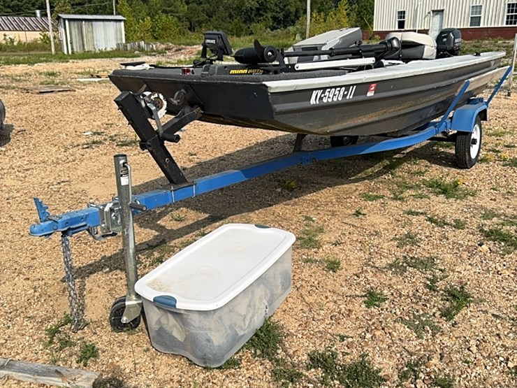 15-foot-fishing-boat-with-mercury-9.9-horse-motor-image-1